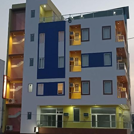 Om Hotel Rohtak Buitenkant foto