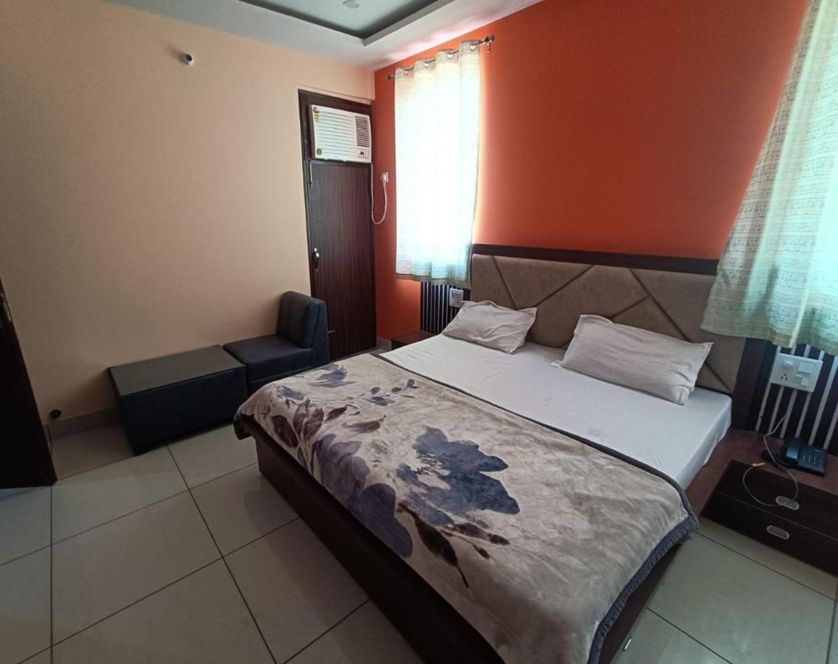 Om Hotel Rohtak Buitenkant foto